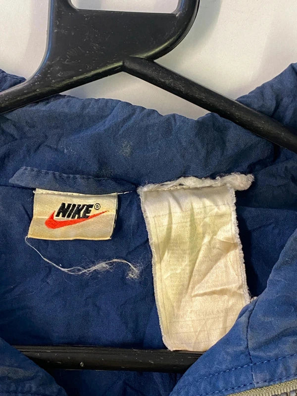 Vintage Nike Beige & Navy Windbreaker Jacket – Old Tag – Size Unknown (Fits L)