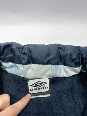 Umbro Navy & White Puffer Jacket – Men’s (Vintage / Winter Coat)