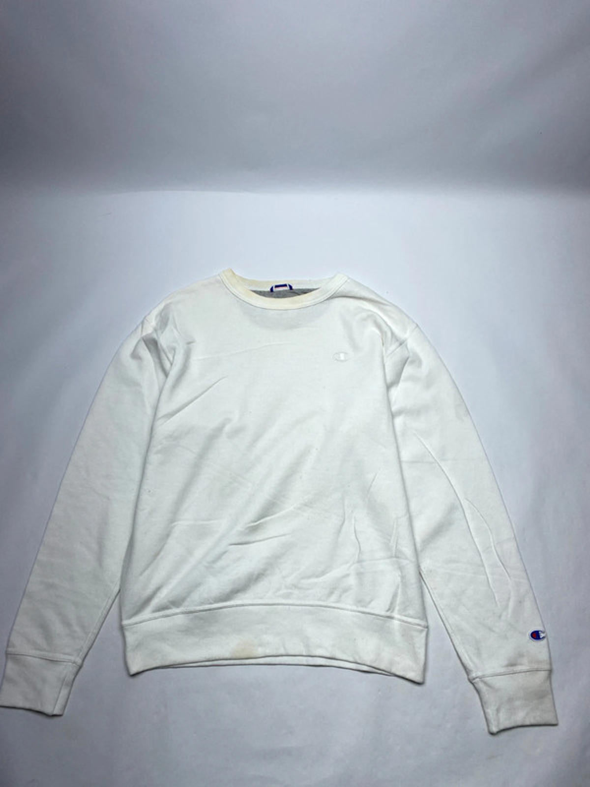 Champion White Crewneck Sweatshirt – Men’s Medium