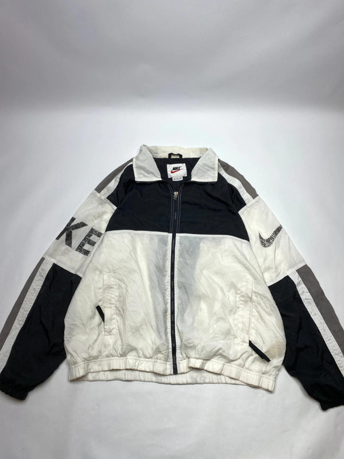Nike Vintage Black & White Full-Zip Track Jacket (Men’s XL)