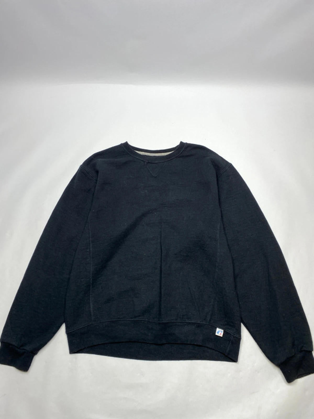 Vintage Russell Athletic Black Crewneck Sweatshirt – Classic Fit